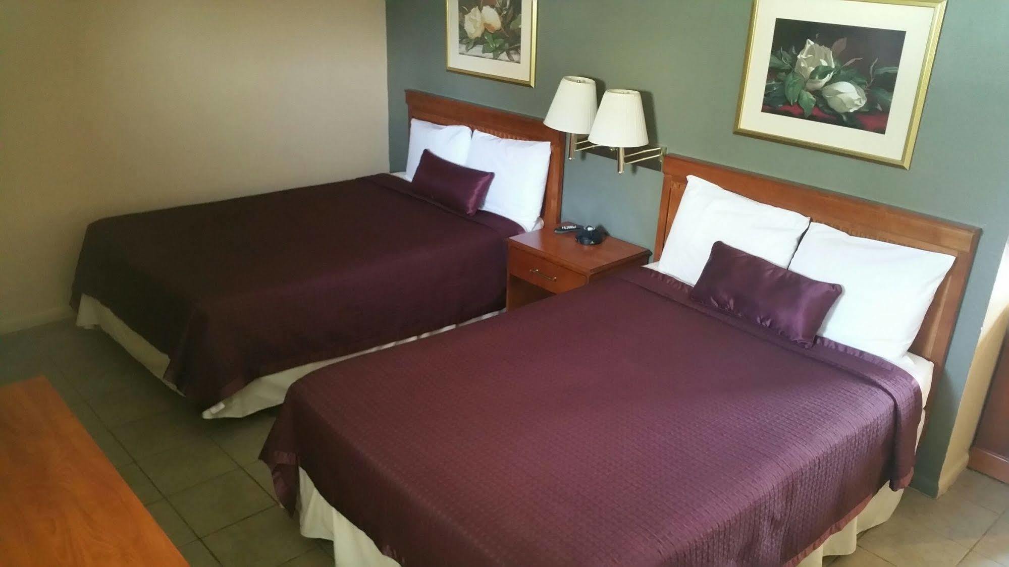 Sand Pebble Motor Lodge พอยท์เพลสเซนท์บีช ภายนอก รูปภาพ